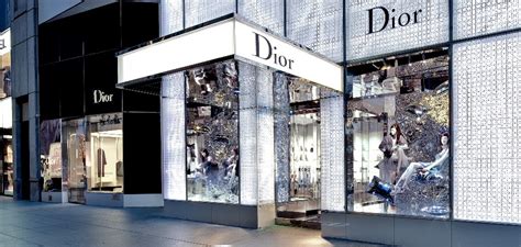 does dior accept cash in store